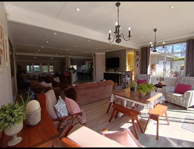 5 BEDROOM HOUSE FOR SALE IN BERGSIG